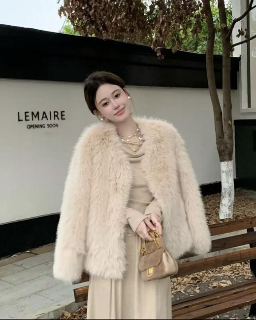 【环保皮草】P07杏色V领皮毛一体秋冬大衣外套-喜出 商品图0