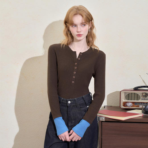 西遇撞色拼接假两件长袖T恤女冬季高弹修身显瘦内搭针织衫V3755290 商品图3