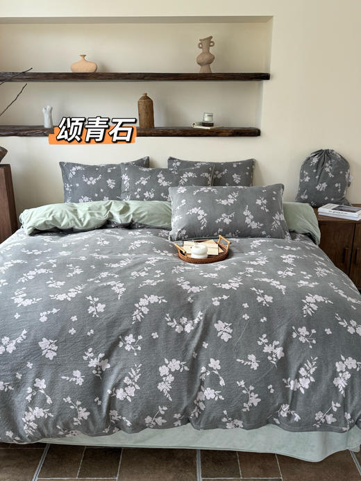 出口韩国🇰🇷专柜尾单冬季新款❗️ 【锦上添花】系列原麻加宝宝绒五件套♨️ ✅一面原麻提花✅一面220克高克重宝宝绒❗️一套床品🛏️，两种体检 商品图5