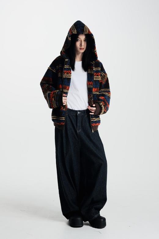 SIA SAYLOR 复古神秘图腾高级感厚实外套 21128 商品图2