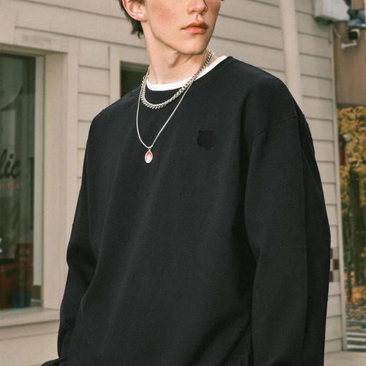 BASICLIVE  男款虎头刺绣加绒圆领卫衣 内里一体式加绒360°保暖；单穿帅气，内搭不臃肿，身材包容度高；基础色系好搭配 商品图2