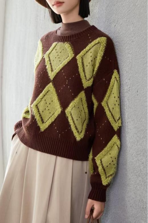 SIA SAYLOR 个性设计撞色菱格休闲毛衣 21127 商品图1