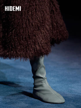 HIDEMI 弹力羊皮圆头中筒靴小众堆叠感平底时装靴袜靴