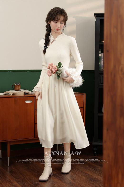 鹿向南「国风情书」新中式白色连衣裙2025秋季新款女收腰针织裙子 商品图5