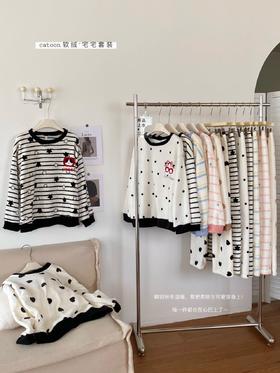 🎬#【法兰绒软绒宅宅套装】🌈快来查收你的冬日保命单品 ❣️自带慵懒可爱感的家居服 🌱面料and版型绝了、ju好穿！！ 这套睡衣给予我对于冬天的亿点点期待