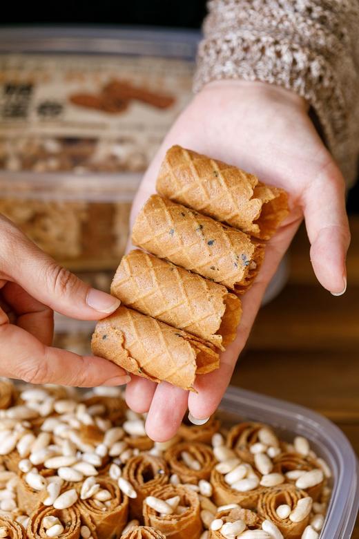 ✨【朴食有方｜手工红糖烤蛋卷】✨ 复刻传统手作工艺，精选真材实料—— 只为让你，一口回到小时候。 🌾灵魂用料，甜而不腻，香而自然  商品图2