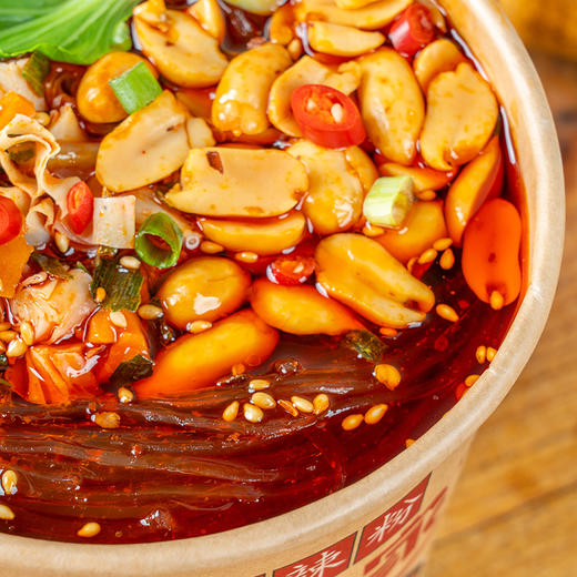 【麻辣酸爽 一桶好粉！】嗨吃家酸辣粉 严选好食材红薯粉丝Q弹有嚼劲 方便冲泡速食整箱桶装 132g/桶 商品图3