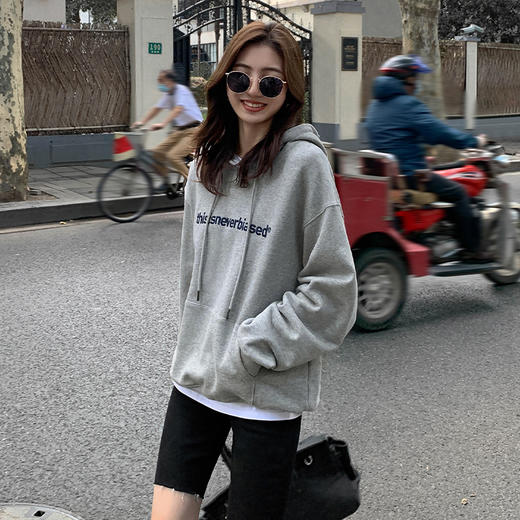 baozro宽松休闲连帽印花卫衣，秋冬百搭 商品图2