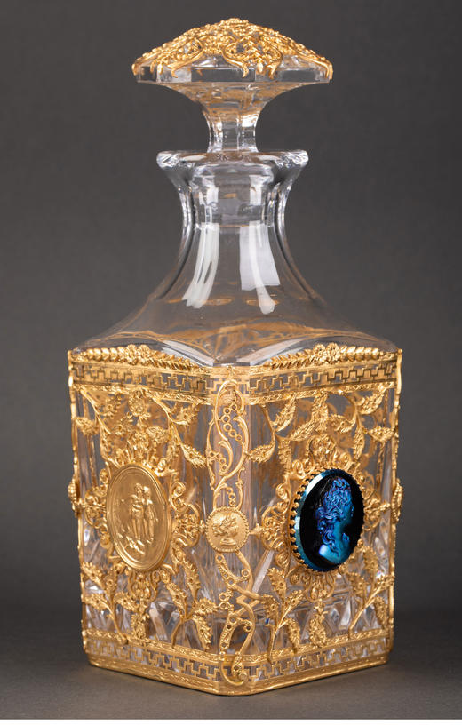 独角鹿西洋古董 20世纪初法国出品新古典主义风格铜鎏金雕饰古典女子肖像卡梅奥装饰水晶烈酒瓶 商品图3