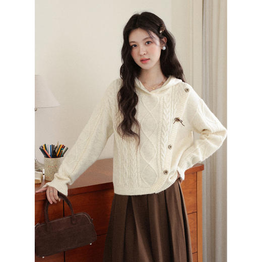 鹿向南「雾淞见鹿」杏色设计感连帽毛衣女秋冬新款慵懒风长袖上衣 商品图0