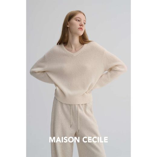 MAISON CECILE 三色/真丝羊绒云朵感亲肤软糯康宝莱V领套头毛衣 商品图3