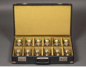 独角鹿西洋古董 20世纪法国出品新艺术风格银鎏金镶嵌孔雀石底座蚀刻水晶酒杯 12件