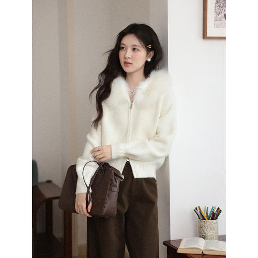 鹿向南「白璧无瑕」杏色狐狸毛领毛衣女冬新款连帽长袖针织衫上衣 商品图2