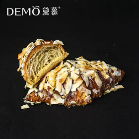 椰脆可颂|Coconut croissant