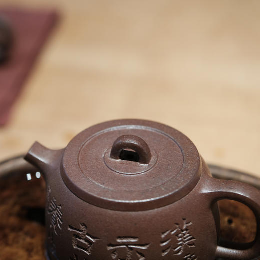 柴烧「汉周原创设计」汉镜文人琢器小壶 半手工 紫泥 120cc 商品图9