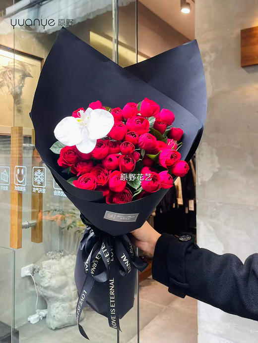 【矜贵 炙热】2款可选 红蕾丝泡泡玫瑰花束 商品图1