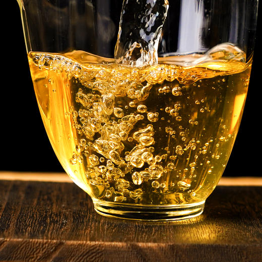 【即将售罄！！】【冰岛老寨团茶】2022年私藏头春古茶茶之品莫贵于龙凤临沧茶区冰岛老寨纯料500克/团 商品图5