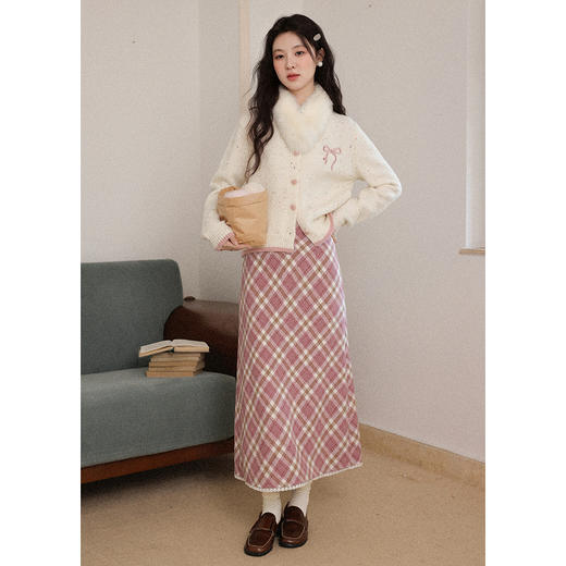 鹿向南「白桃慕斯」杏色针织毛衣女秋冬高腰格纹粉色半身裙套装 商品图1