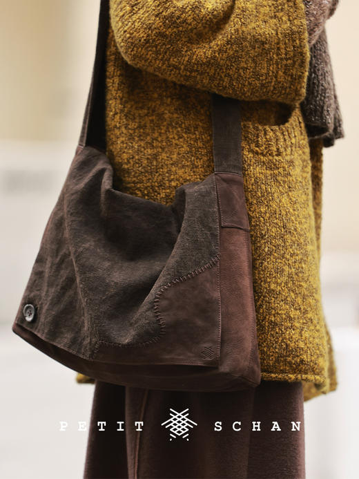 PETIT SCHAN小闪 BAG#018 Fellow Practitioner 同修 油蜡牛皮拼柿染苎麻棉邮差包单肩斜挎包 商品图0