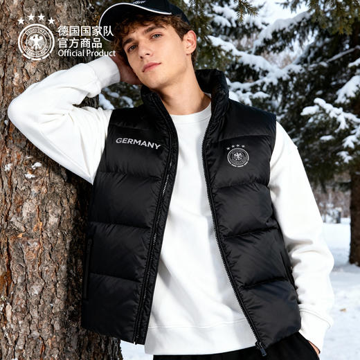 【官方正版】德国国家队 | 黑色队徽马甲秋冬款保暖羽绒马甲 商品图2