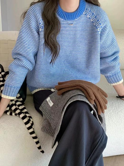 D111129蓝色条纹设计感毛衣女秋冬宽松慵懒加厚圆领套头针织上衣 商品图6