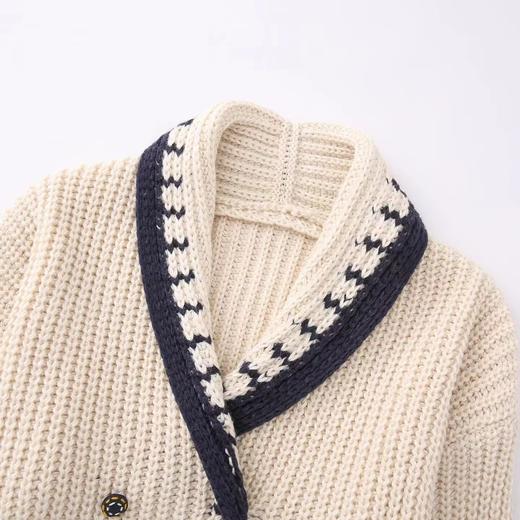 D111135设计感奶茶色双排扣外套女新款宽松复古撞色针织开衫 商品图9