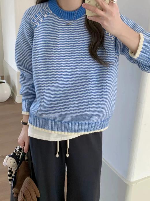 D111129蓝色条纹设计感毛衣女秋冬宽松慵懒加厚圆领套头针织上衣 商品图1