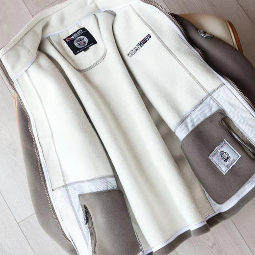 外贸款 秋冬双面摇粒绒加厚保暖外套 立领/连帽 面料柔软 防寒保暖 商品图6