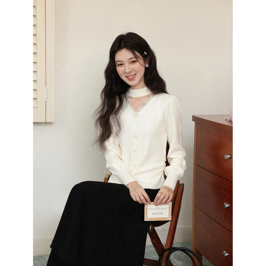 鹿向南「花语鸟鸣」杏色蕾丝拼接长袖针织衫女秋冬修身叠穿上衣 商品图4