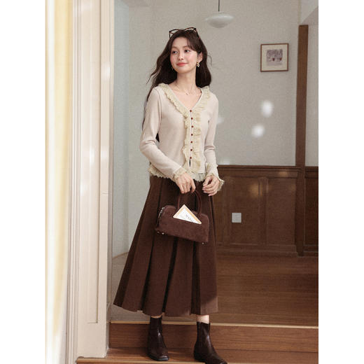 鹿向南「玛莱俏裘」法式木耳边V领内搭长袖T恤女秋冬显瘦花边上衣 商品图1