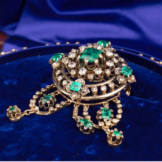 独角鹿西洋古董 1880年代法国珠宝世家出品垂花帷幔式18K黄金镶嵌祖母绿与钻石珠宝套件 带原盒 商品图5