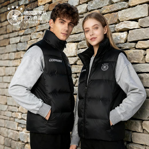 【官方正版】德国国家队 | 黑色队徽马甲秋冬款保暖羽绒马甲 商品图0