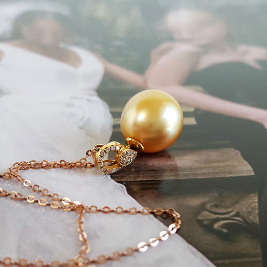 【天然正品】AU750黄金镶钻镶天然近完美约11.8MM浓金色南洋海水珍珠吊坠项链 链长：45CM（长度可调节）女士281025AH60 商品图4