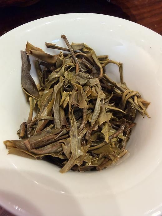 最后十几饼！！11月11日中午12点【龙凤山】2020年春茶，刮风寨精微小产区，市面上根本买不到的产品，双11宣哥上山给茶友寻好茶放大漏，200克/饼，5饼/提 商品图4