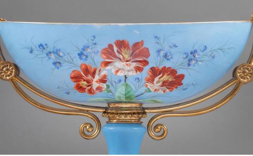 独角鹿西洋古董 19世纪法国出品铜鎏金装饰花卉主题手绘蓝色欧泊水晶果樽 商品图3