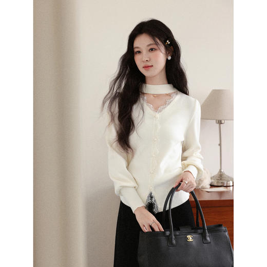 鹿向南「花语鸟鸣」杏色蕾丝拼接长袖针织衫女秋冬修身叠穿上衣 商品图1