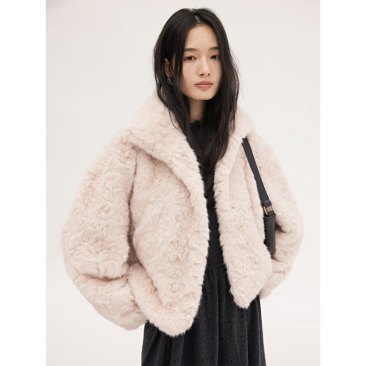 HeyDress翻领短款环保皮草外套