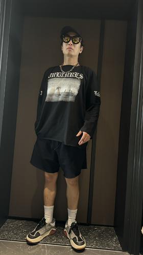 宽松版型情侣款长袖T（波哥穿S码）