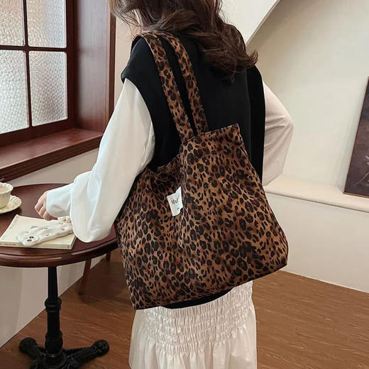 2025新款毛呢托特包 东大门同款 包身容量大 通勤百搭 商品图3