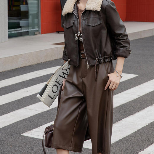 「高货sh」全新升级【铂金会员330/天猫439/差价109】(02332)洛诗琳秋冬新款气质短款外套2025秋冬加棉加厚保暖皮衣 商品图3