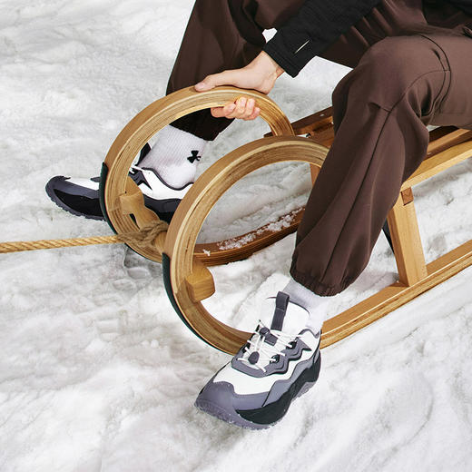 【12月-特惠福利】Under Armour安德玛儿童秋冬保暖户外运动鞋2541801 商品图2