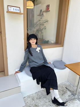 被问了 N次的灰色上衣穿搭来啦