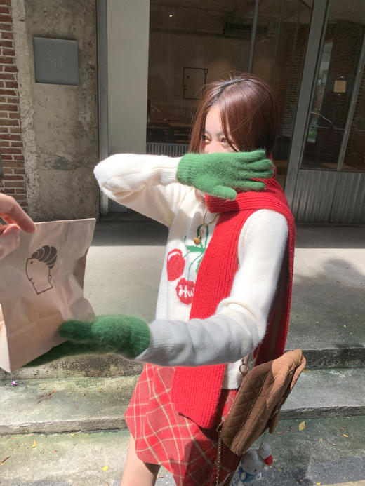 <曾小咸推荐>现货秒杀！微信超特价！杏色圆领樱桃毛衣 日常169.99 立减80 秒杀89.99！ 商品图9