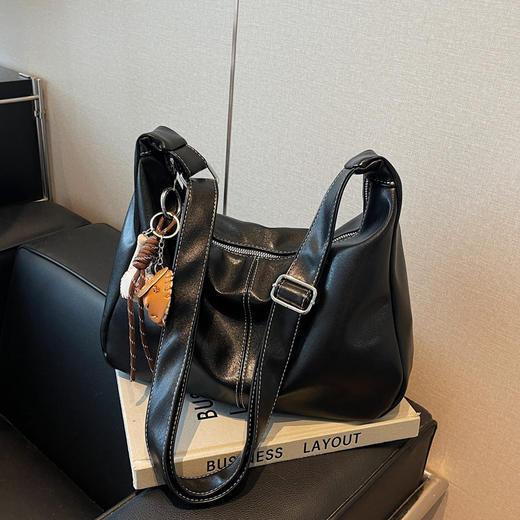 【YW】无忧购高级感通勤包包女复古软皮单肩托特包休闲斜挎包QX7155（截单后5-7天发货） 商品图4