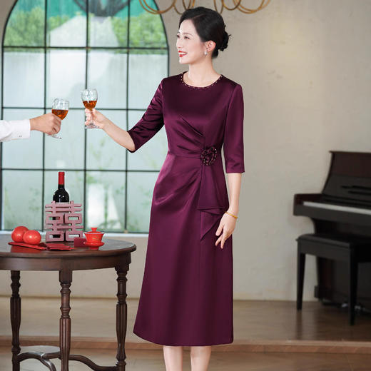 Q60726 妈妈婚宴敬酒晚礼服2025秋季新款醋酸缎高端喜婆婆年轻旗袍 商品图1