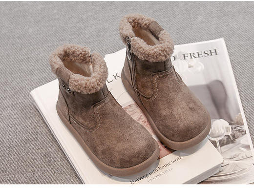 🔥一脚裹进棉被的温暖感☀️【AFJI儿童加绒侧拉链绒面雪地靴短靴2086】 🌈版型简约经典经典百搭，品质真的没话说❗️  商品图4