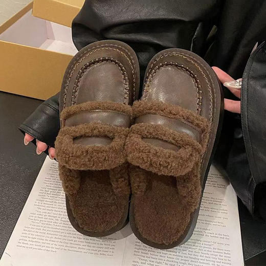 【暖呼呼❗️毛毛半拖鞋】走路出街既时尚又舒适，鞋面纹路细腻，舒适稳固后跟设计，防滑橡胶大底，2025新款秋冬厚底增高勃肯鞋女QQ 商品图3