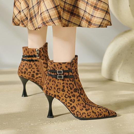 【预售5天】欧美真皮磨砂粗高跟短靴，时尚豹纹尖头显瘦时装靴舒适百搭马丁单靴QS&756 商品图2