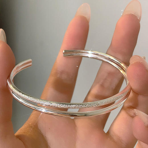 【足银】卡蒂罗KADER 星辉同行手镯 镂空双环造型开口设计可调节 经典通勤风素圈#好运 999银材质 手镯 女款 商品图3