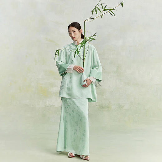 【林栖设计小店】(现货)【手工钉珠】春意自来绣花衬衣蕾丝轻中式氅衣2026早春新款上衣女1961117 商品图1